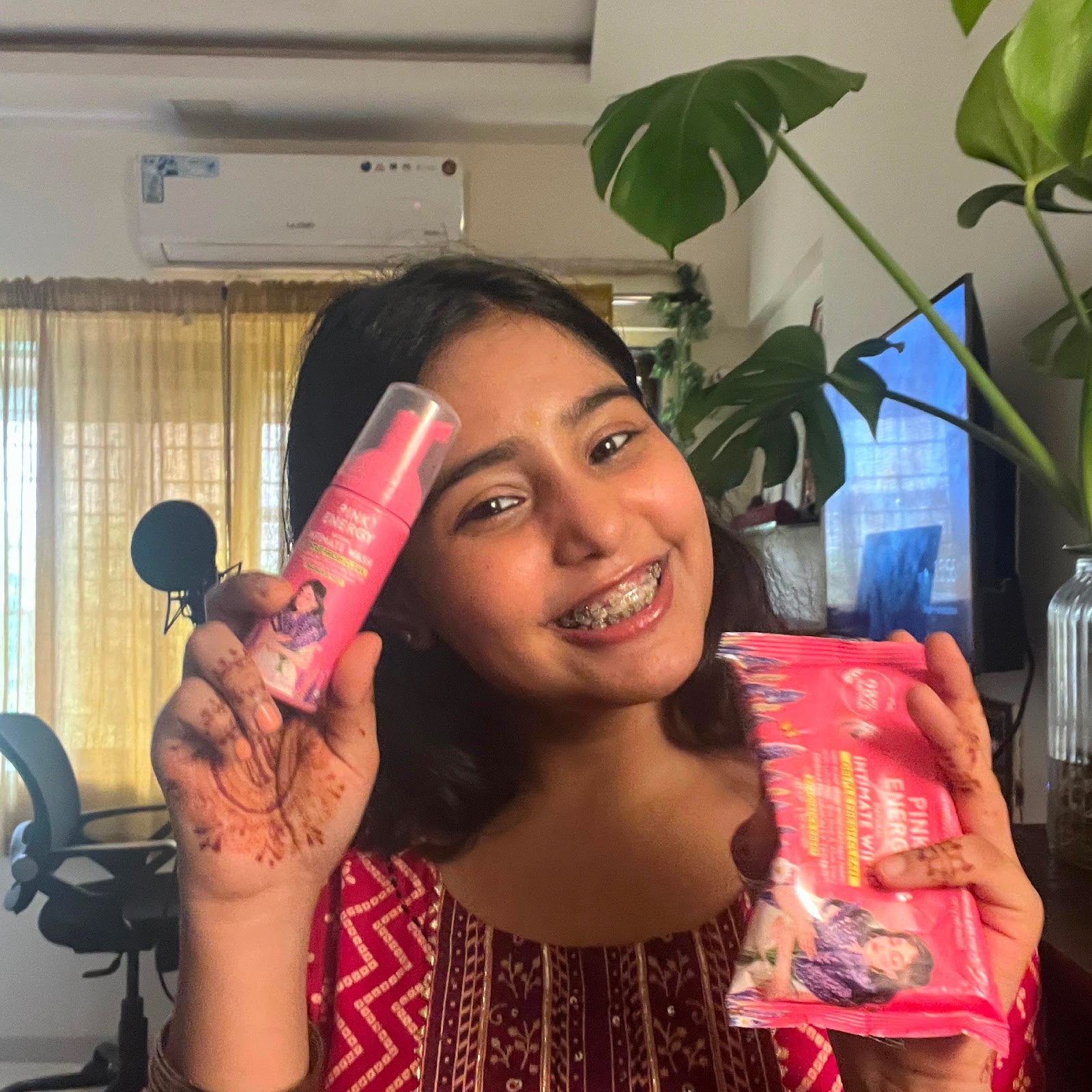 Avyana Kaushik Review - Pink Energy